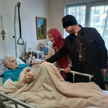 Поздравление пожилых прихожан